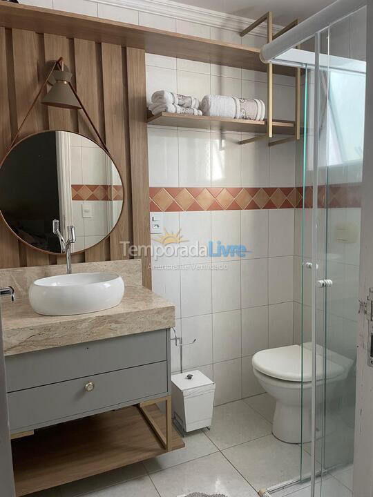 Apartamento para aluguel de temporada em Itapema (Meia Praia)