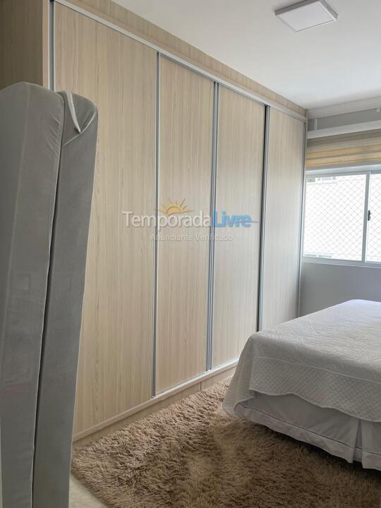 Apartamento para aluguel de temporada em Itapema (Meia Praia)