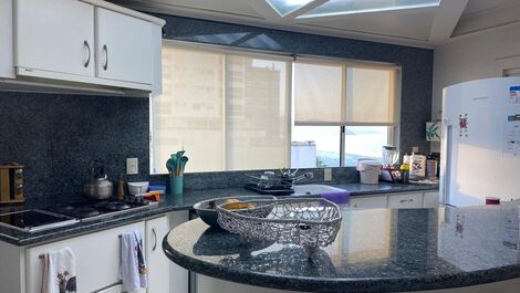 TEMPORADA- APARTAMENTO 2 SUITES NO CENTRO DE BALNEARIO CAMBORIU