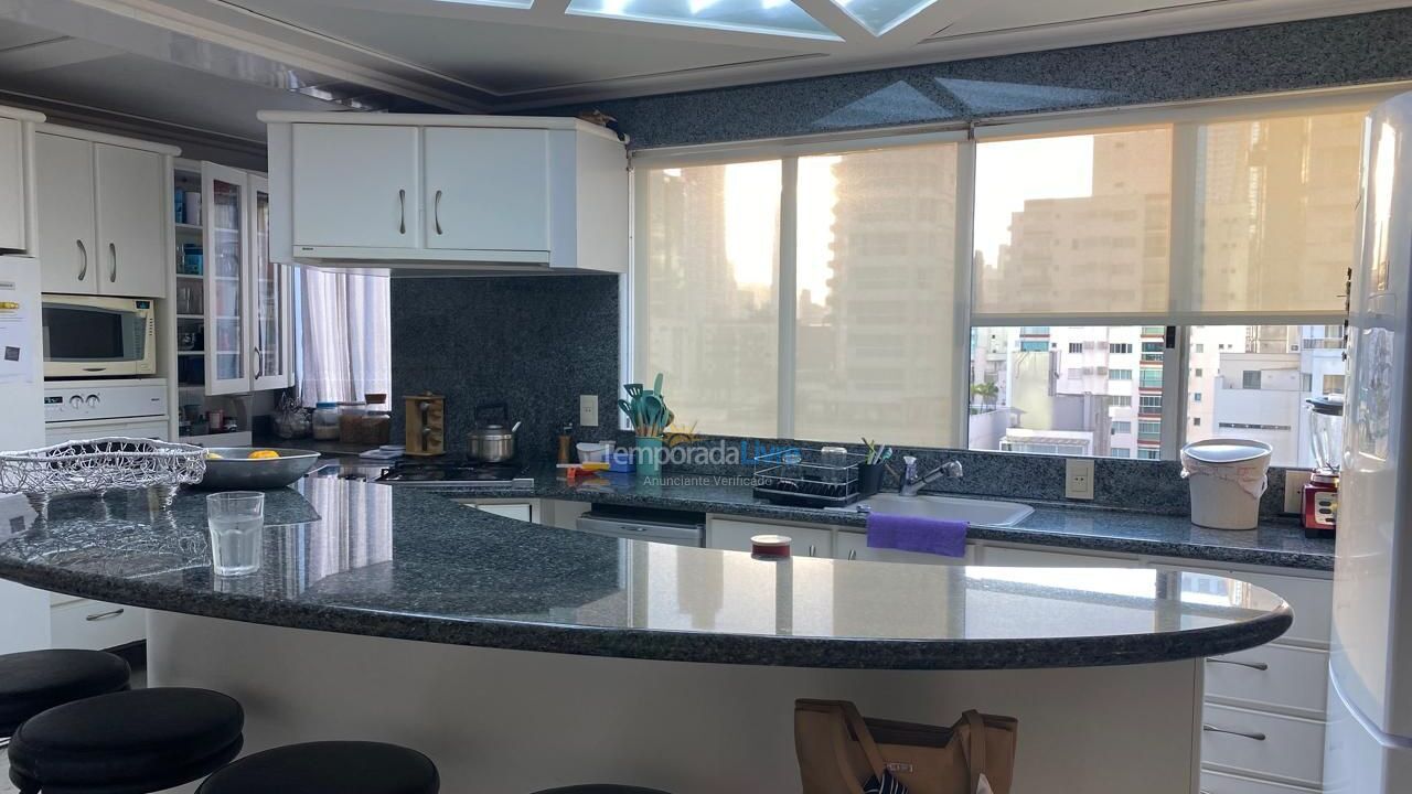 Apartamento para aluguel de temporada em Balneário Camboriú (Centro)