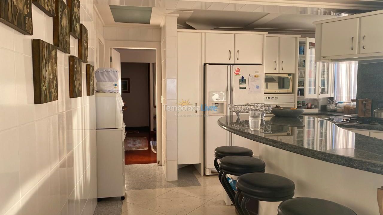 Apartamento para aluguel de temporada em Balneário Camboriú (Centro)