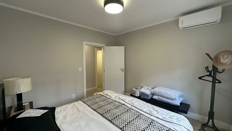 TEMPORADA - APARTAMENTO DE 3 HABITACIONES EN EL CENTRO DE BALNEARIO CAMBORIU
