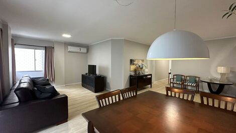 TEMPORADA - APARTAMENTO DE 3 HABITACIONES EN EL CENTRO DE BALNEARIO CAMBORIU