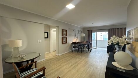 TEMPORADA - APARTAMENTO DE 3 HABITACIONES EN EL CENTRO DE BALNEARIO CAMBORIU