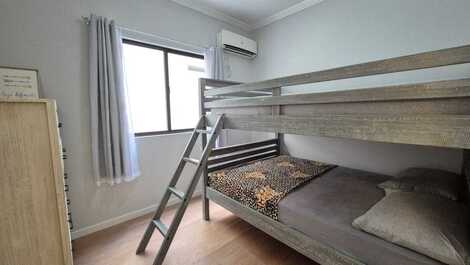 TEMPORADA- APARTAMENTO 3 DORMITORIOS NO CENTRO DE BALNEARIO CAMBORIU