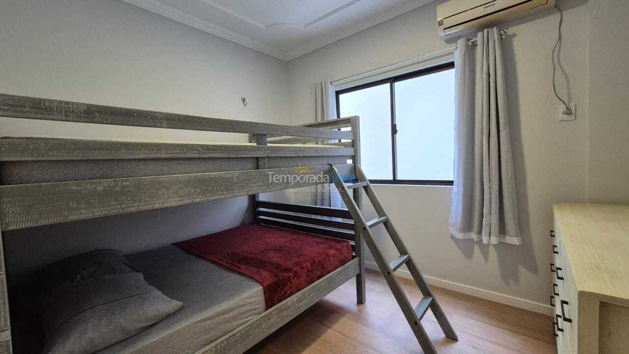 Apartamento para aluguel de temporada em Balneário Camboriú (Centro)