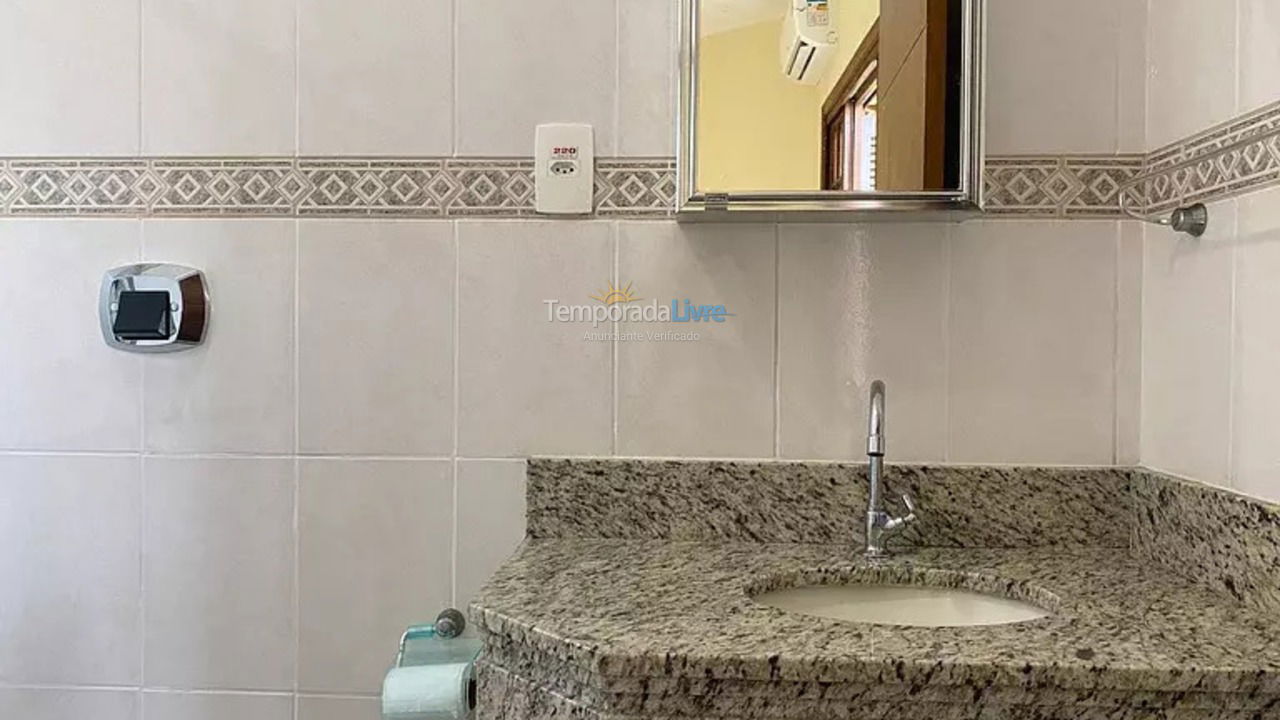 House for vacation rental in Bombinhas (Praia de Bombas)