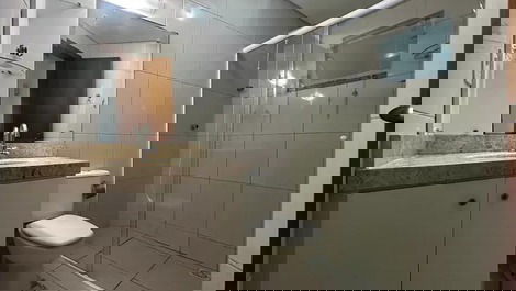 Apartamento com 3 dormitórios climatizados em Bombas para 8 pessoas