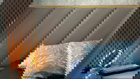 Apartamento com 3 dormitórios climatizados em Bombas para 8 pessoas