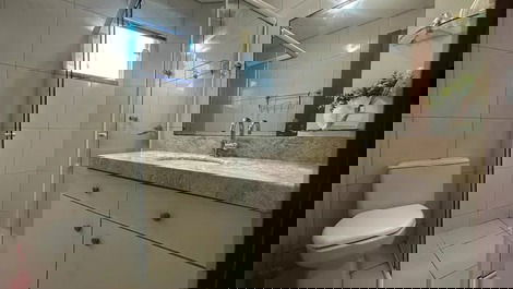 Apartamento com 3 dormitórios climatizados em Bombas para 8 pessoas