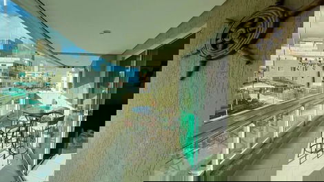 Apartamento com 3 dormitórios climatizados em Bombas para 8 pessoas