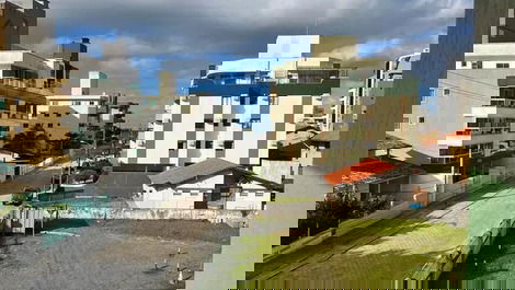 Apartamento com 3 dormitórios climatizados em Bombas para 8 pessoas