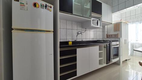 TEMPORADA- APARTAMENTO 2 DORMITORIOS NO CENTRO DE BALNEARIO CAMBORIU