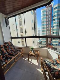 TEMPORADA- APARTAMENTO 2 DORMITORIOS NO CENTRO DE BALNEARIO CAMBORIU