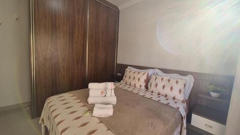 TEMPORADA- APARTAMENTO 2 DORMITORIOS NO CENTRO DE BALNEARIO CAMBORIU