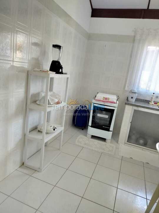 Cozinha Casa para aluguel de temporada em Ubatuba (Estufa 2)