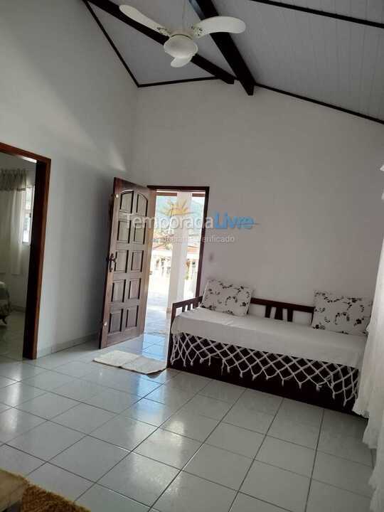 Sala Casa para aluguel de temporada em Ubatuba (Estufa 2)
