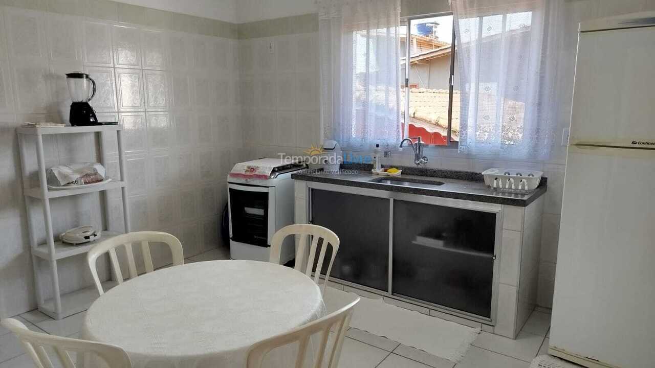 Cozinha Casa para aluguel de temporada em Ubatuba (Estufa 2)