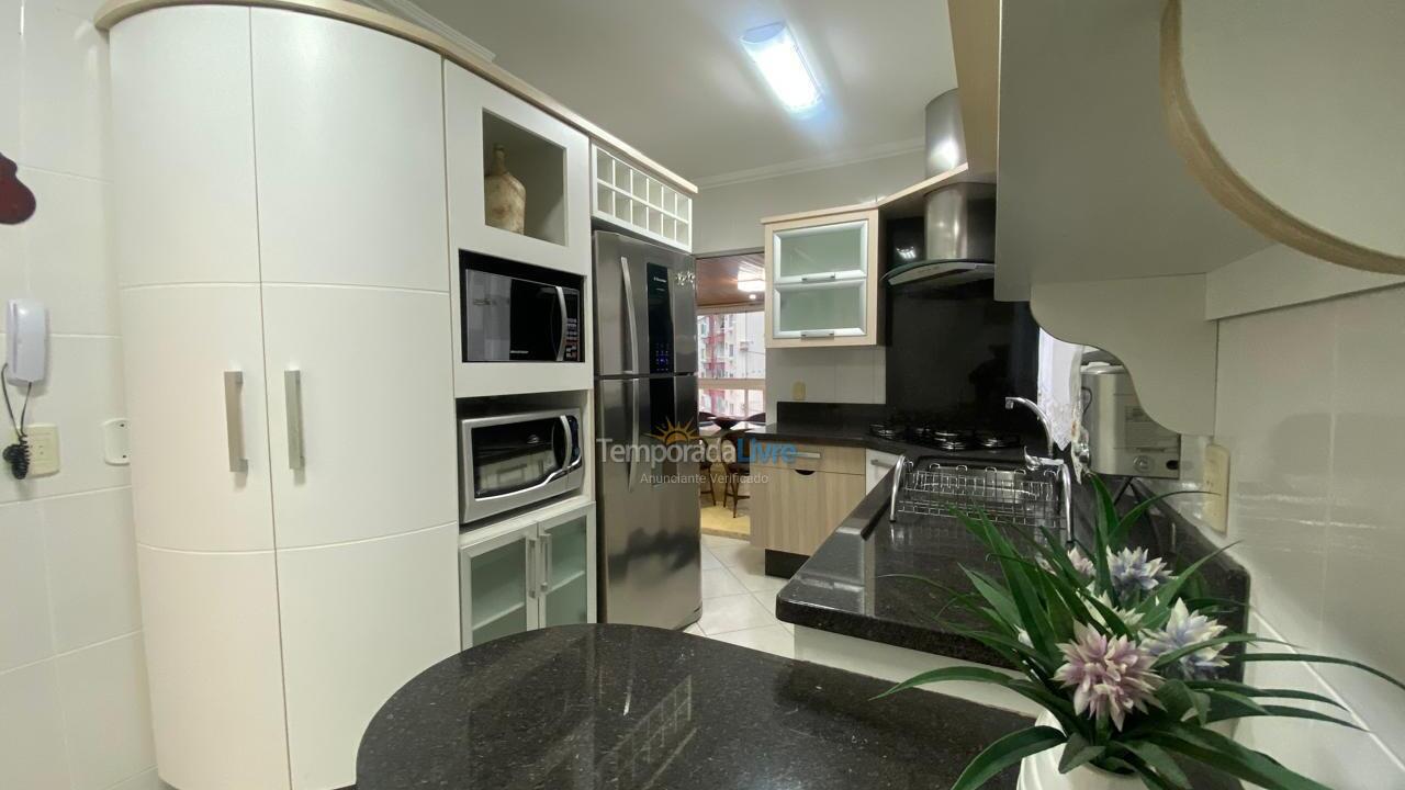 Apartamento para aluguel de temporada em Balneário Camboriú (Centro)