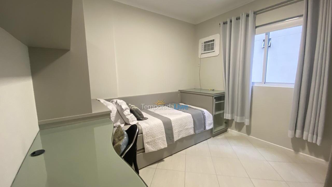 Apartamento para aluguel de temporada em Balneário Camboriú (Centro)