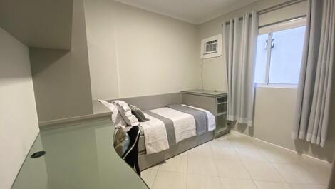TEMPORADA- APARTAMENTO 3 SUITES NO CENTRO DE BALNEARIO CAMBORIU
