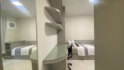 TEMPORADA- APARTAMENTO 3 SUITES NO CENTRO DE BALNEARIO CAMBORIU