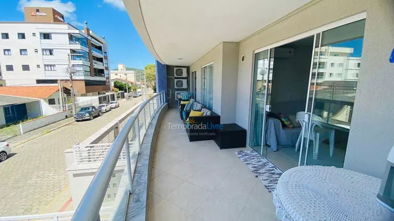 Apartamento para aluguel de temporada em Bombinhas (Praia de Bombas)