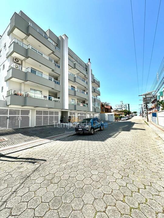 Apartamento para alquiler de vacaciones em Bombinhas (Praia de Bombas)