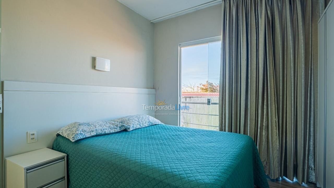 Casa para aluguel de temporada em Navegantes (Meia Praia)