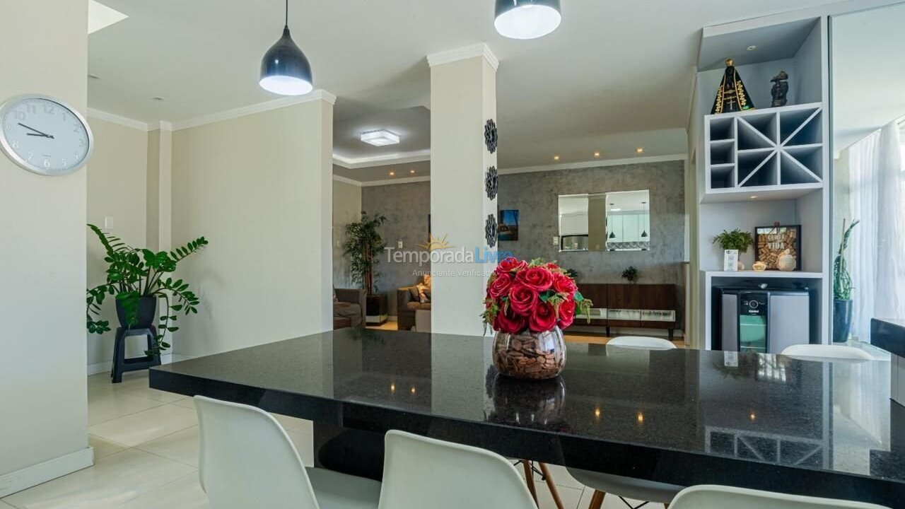 Casa para aluguel de temporada em Navegantes (Meia Praia)