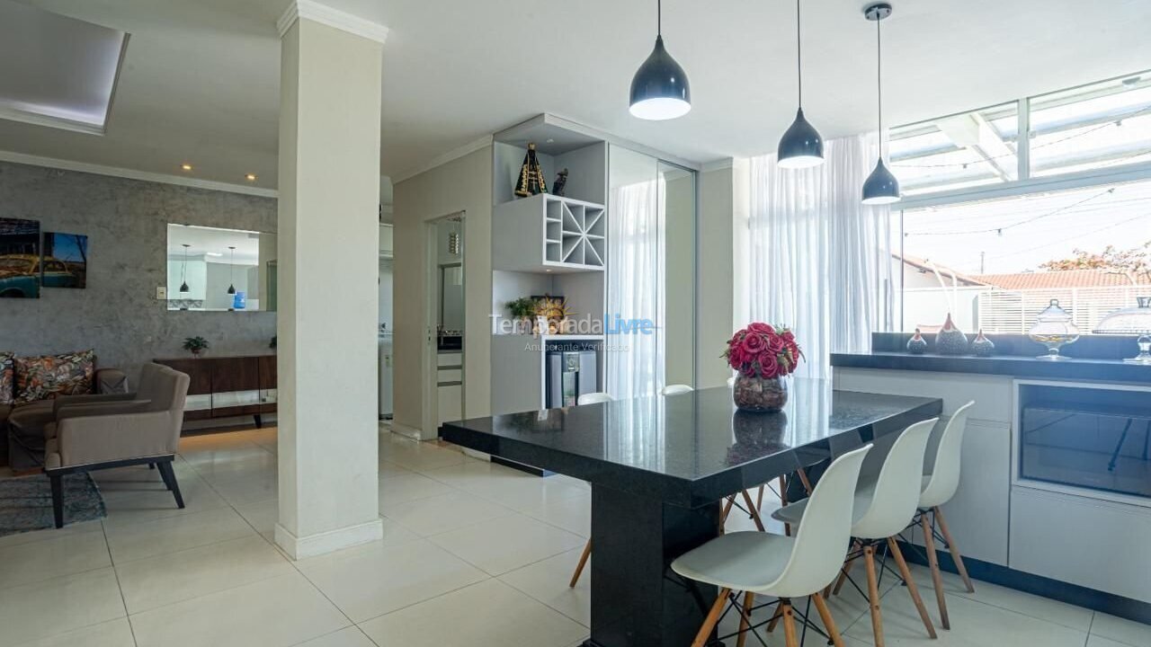 Casa para aluguel de temporada em Navegantes (Meia Praia)