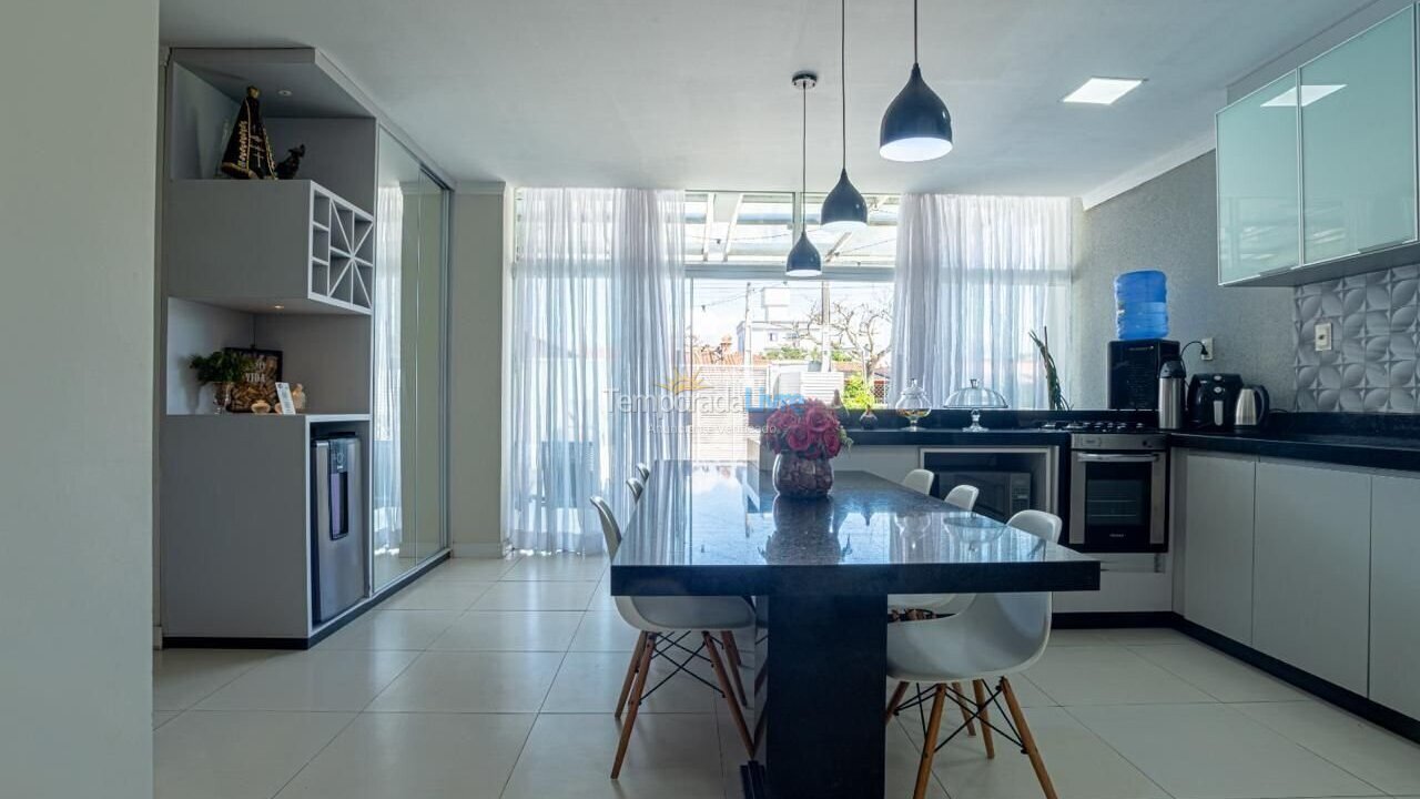 Casa para aluguel de temporada em Navegantes (Meia Praia)