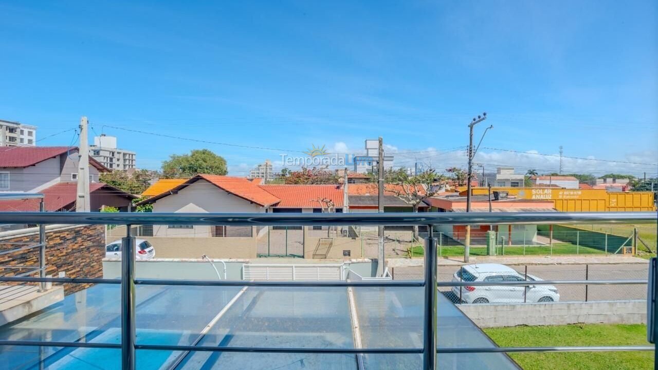 Casa para aluguel de temporada em Navegantes (Meia Praia)
