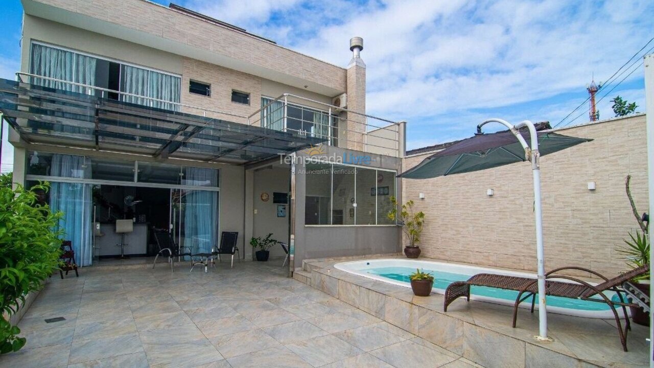 Casa para aluguel de temporada em Navegantes (Meia Praia)