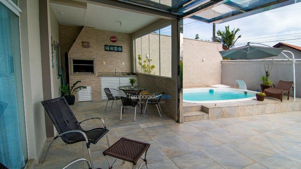 Casa para aluguel de temporada em Navegantes (Meia Praia)