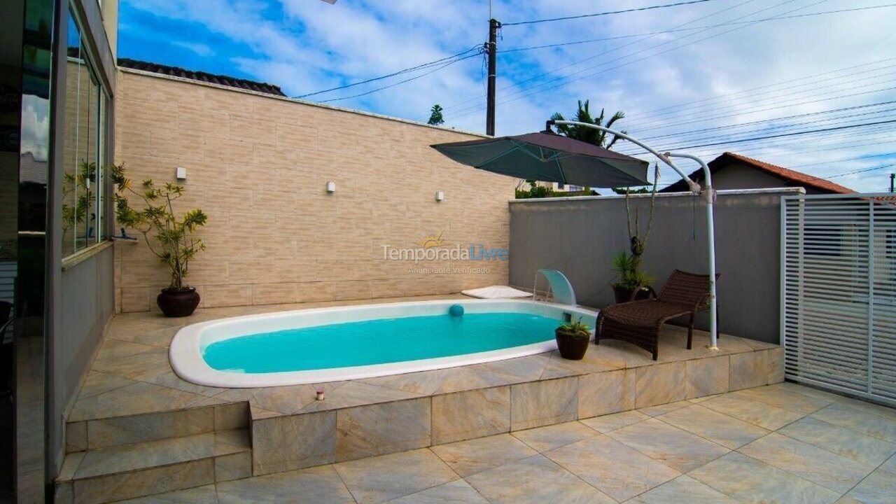 Casa para aluguel de temporada em Navegantes (Meia Praia)