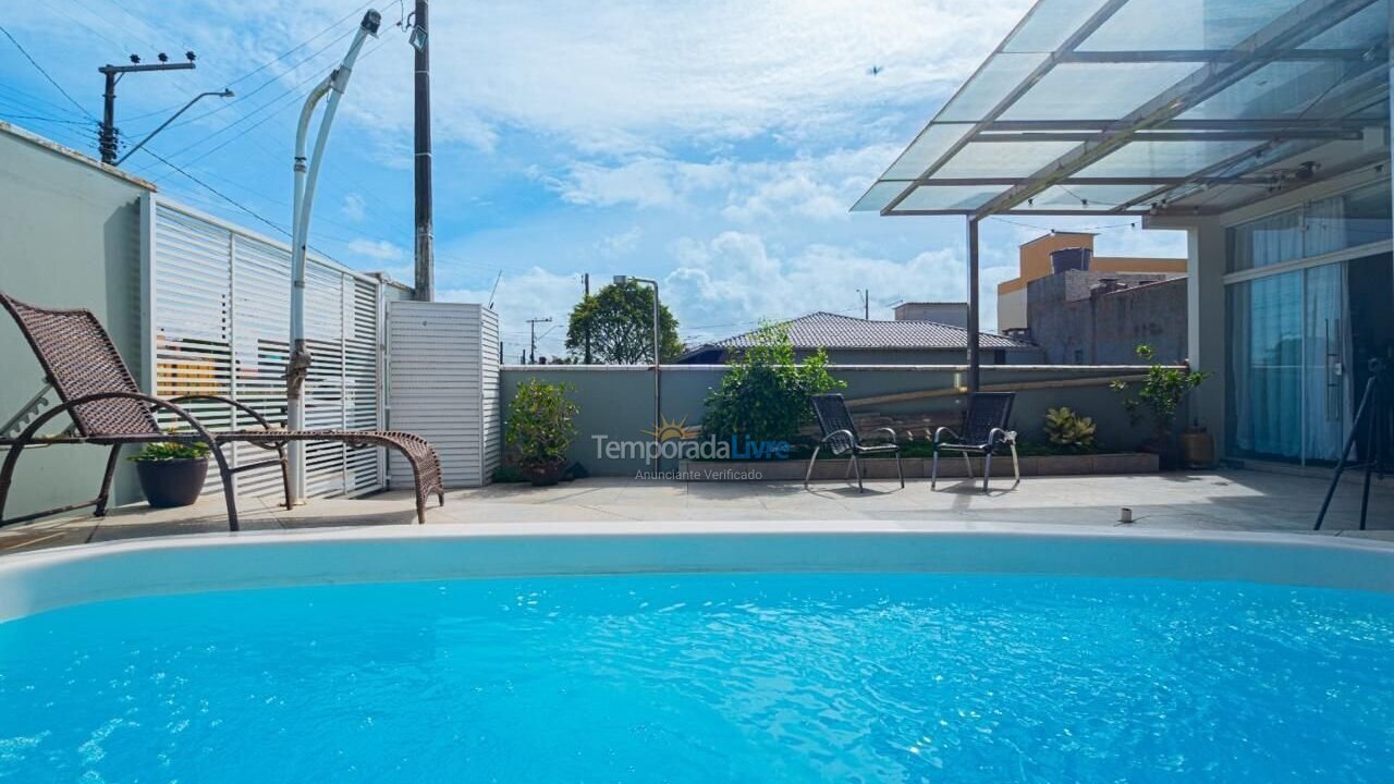 Casa para aluguel de temporada em Navegantes (Meia Praia)