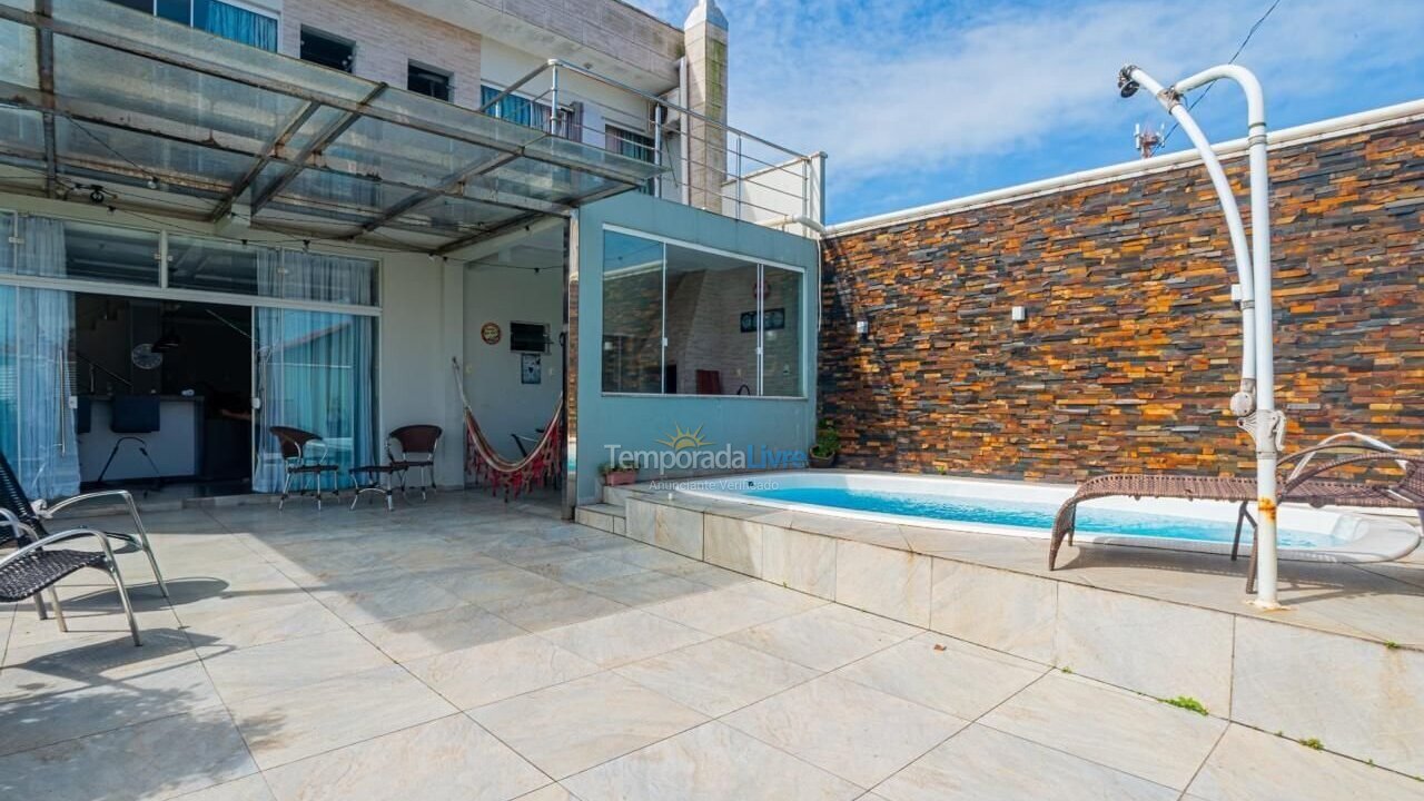 Casa para aluguel de temporada em Navegantes (Meia Praia)