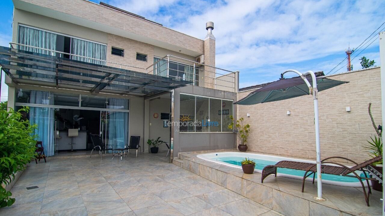 Casa para aluguel de temporada em Navegantes (Meia Praia)