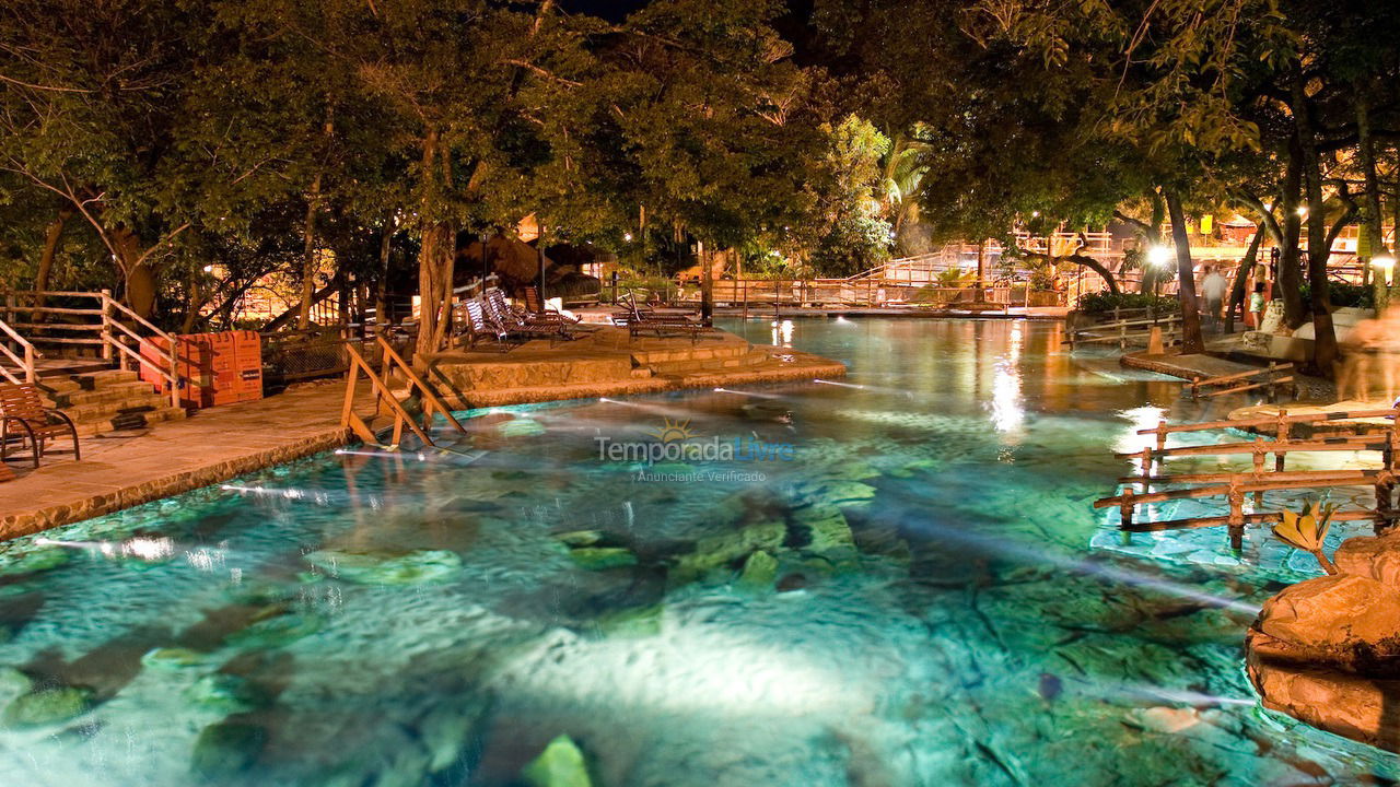 Show de luzes no parque das fontes Apartamento para aluguel de temporada em Rio Quente (Esplanada do Rio Quente)