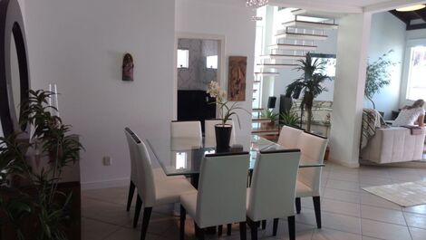 Apartamento = gran precio a 50 metros del mar.