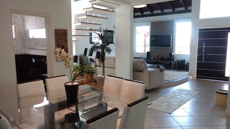 Apartamento = gran precio a 50 metros del mar.