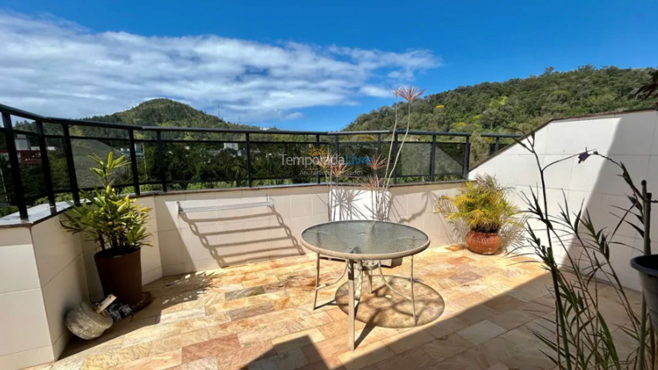 Apartamento para aluguel de temporada em Ubatuba (Praia das Toninhas)