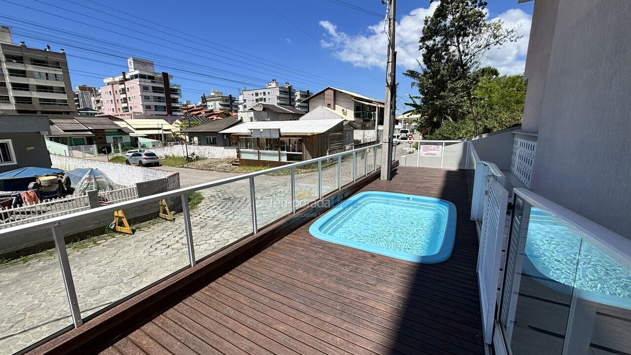 Apartment for vacation rental in Bombinhas (Praia de Bombas)