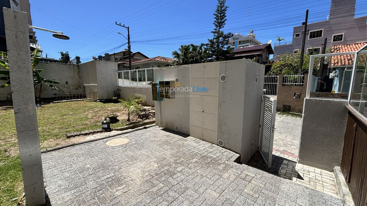 Apartment for vacation rental in Bombinhas (Praia de Bombas)