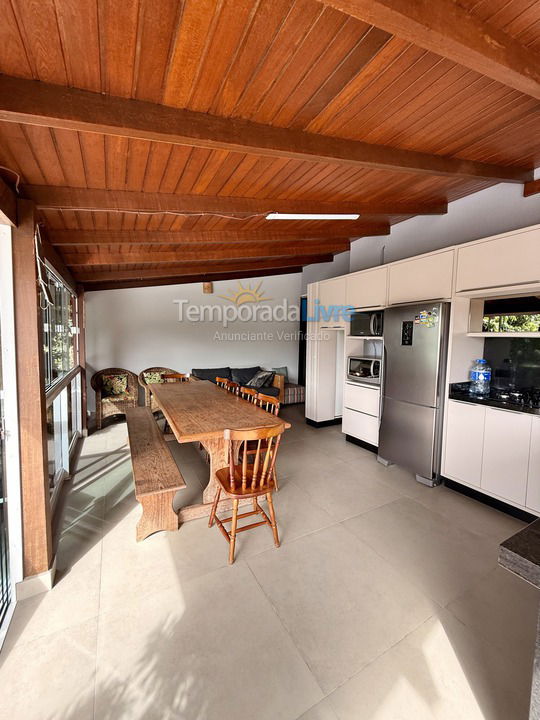 Casa para aluguel de temporada em Florianopolis (Praia dos Ingleses)