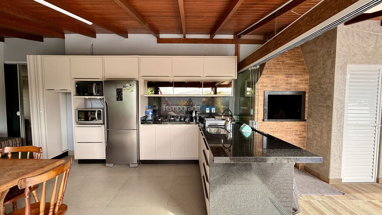 Casa para aluguel de temporada em Florianopolis (Praia dos Ingleses)