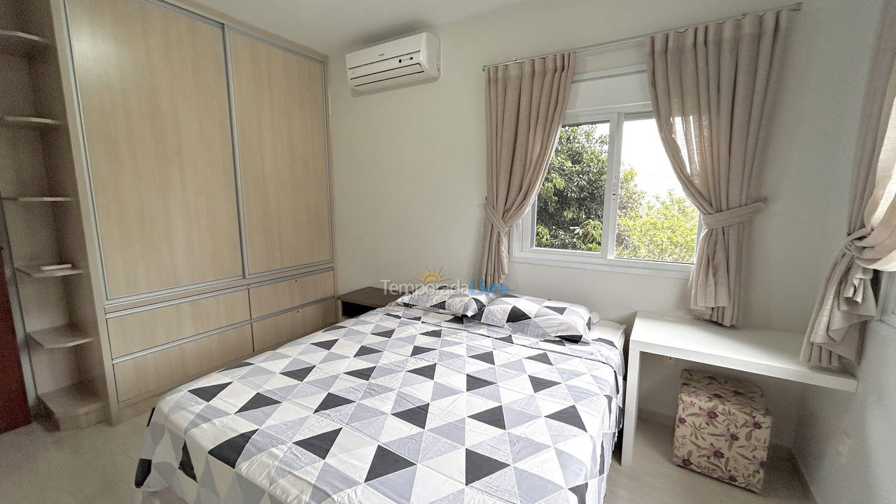 Casa para aluguel de temporada em Florianopolis (Praia dos Ingleses)