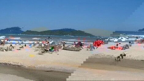 Casa 4 Suítes 14 Pessoas a 300m da Praia do Campeche