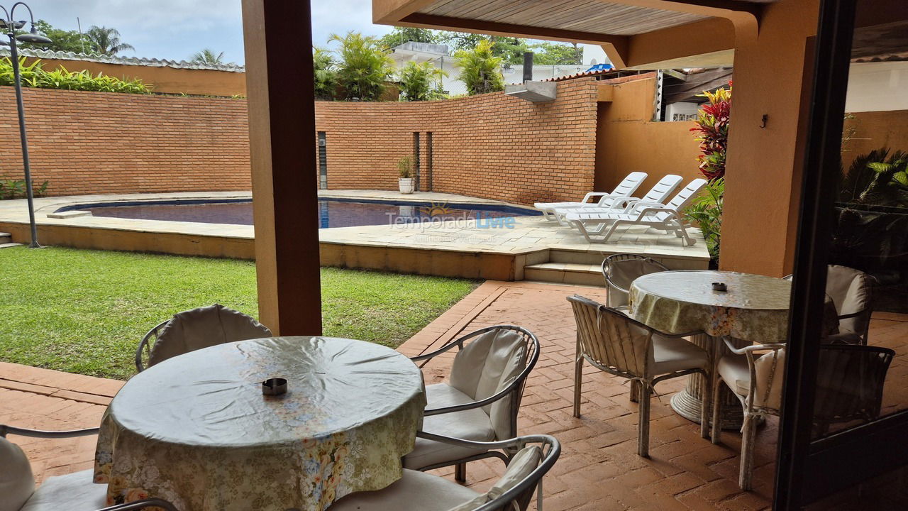 Casa para aluguel de temporada em Guarujá (Praia do Pernambuco)